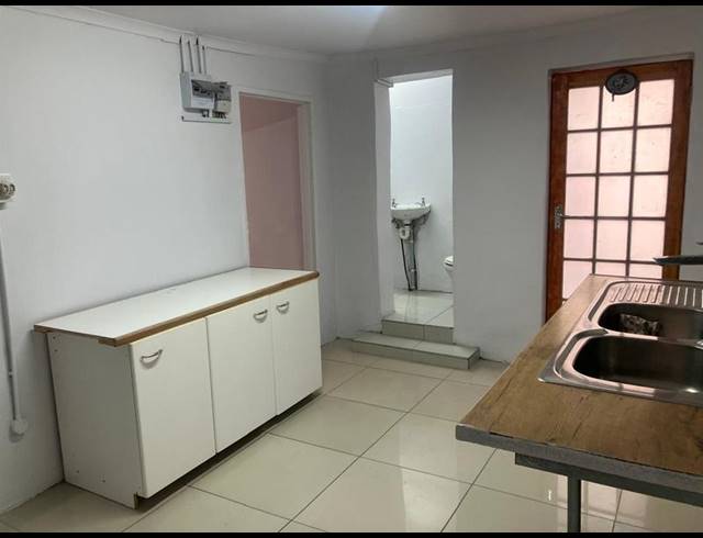 2 BEDROOM PROPERTY TO RENT IN NEW WOODLANDS